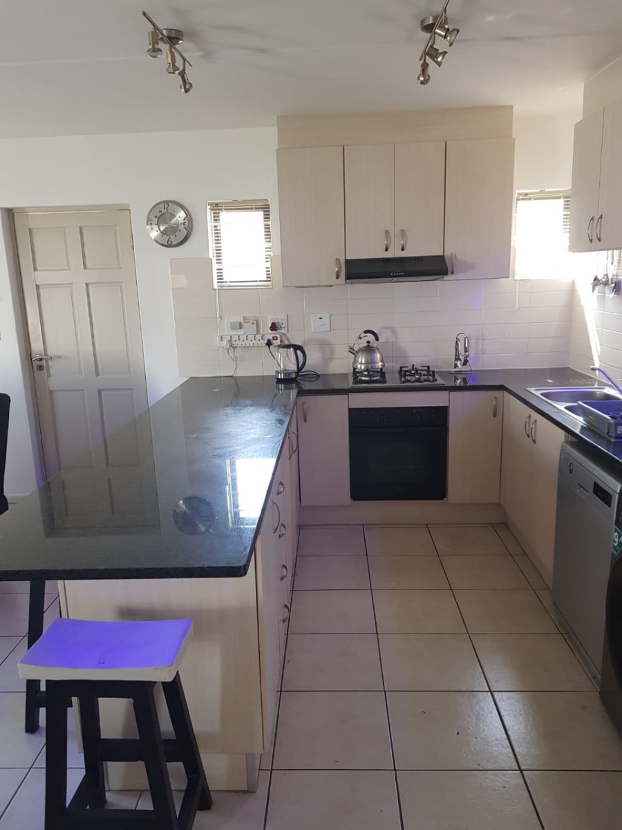 To Let 2 Bedroom Property for Rent in Burgundy Estate Western Cape